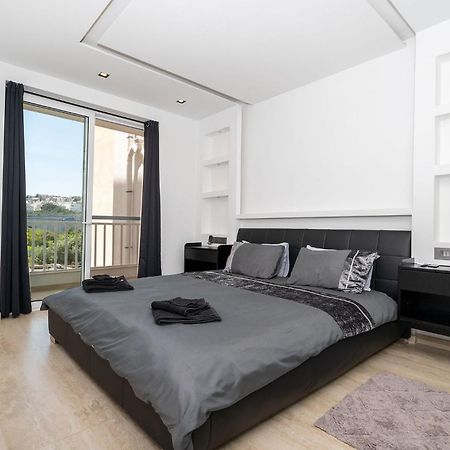 Modern 2 Bedroomed Apartment In Gzira Exterior foto
